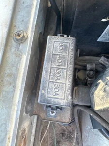 1989 Suzuki Vitara Fuse Box Engine Bay 88-91 Sidekick Tracker G16A #B268 - Picture 1 of 12