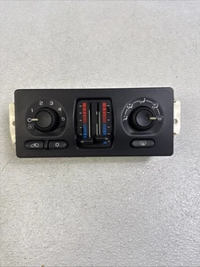 03-07 Chevy Silverado Tahoe GMC Sierra Yukon Climate Control W/ Rear Defrost OEM - Picture 1 of 12