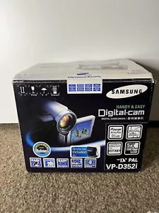 Samsung VPD352i Compact Mini DV Camcorder Silver In Case Charger & Original Box - Picture 1 of 23