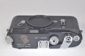 Leica M4 RF camera, repainted black, with engraving of E Leitz II - Picture 1 of 7