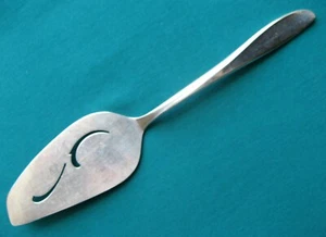  Rythmic silverplate  holmes & Edwards H&E cheese pastry Server - Picture 1 of 4