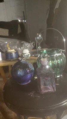 American, British, Japanese And Chine Vintage Glass Where - Image 1 of 4