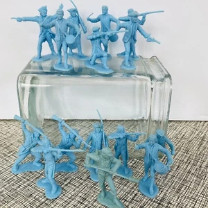 Lot 15 Vintage Blue Plastic  2" Revolutionary War Army Men Figures Played With - Picture 1 of 10