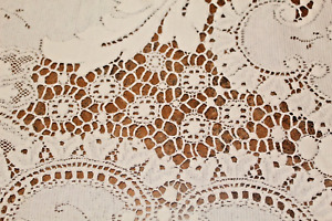 VTG Quaker Lace Ivory Tablecloth Picot Loops Floral Pattern Granny Core 81X64