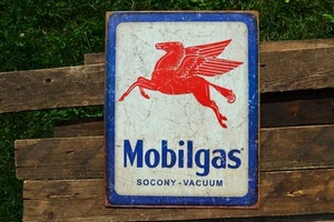 Mobilgas Pegasus Tin Metal Sign - Mobil Oil - Socony-Vacuum Oil Company - Gas - Picture 1 of 4