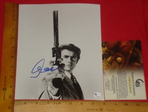 Authentic-Clint Eastwood Signed 8"X10" B&W Photo Global /GA/GAI/GV Dirty Harry - Picture 1 of 5