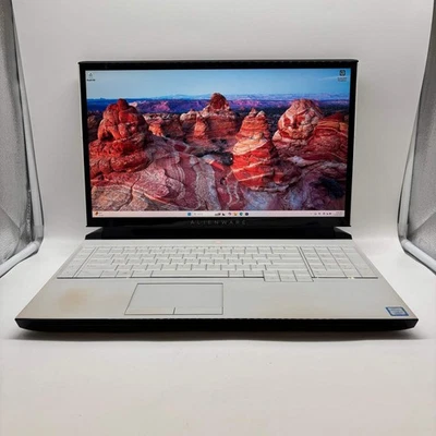 Alienware Area-51m P38E 17.3" i9-9900K 32GB RAM 2TB SSD/HDD Geforce RTX 2070 Foto 1 de 4