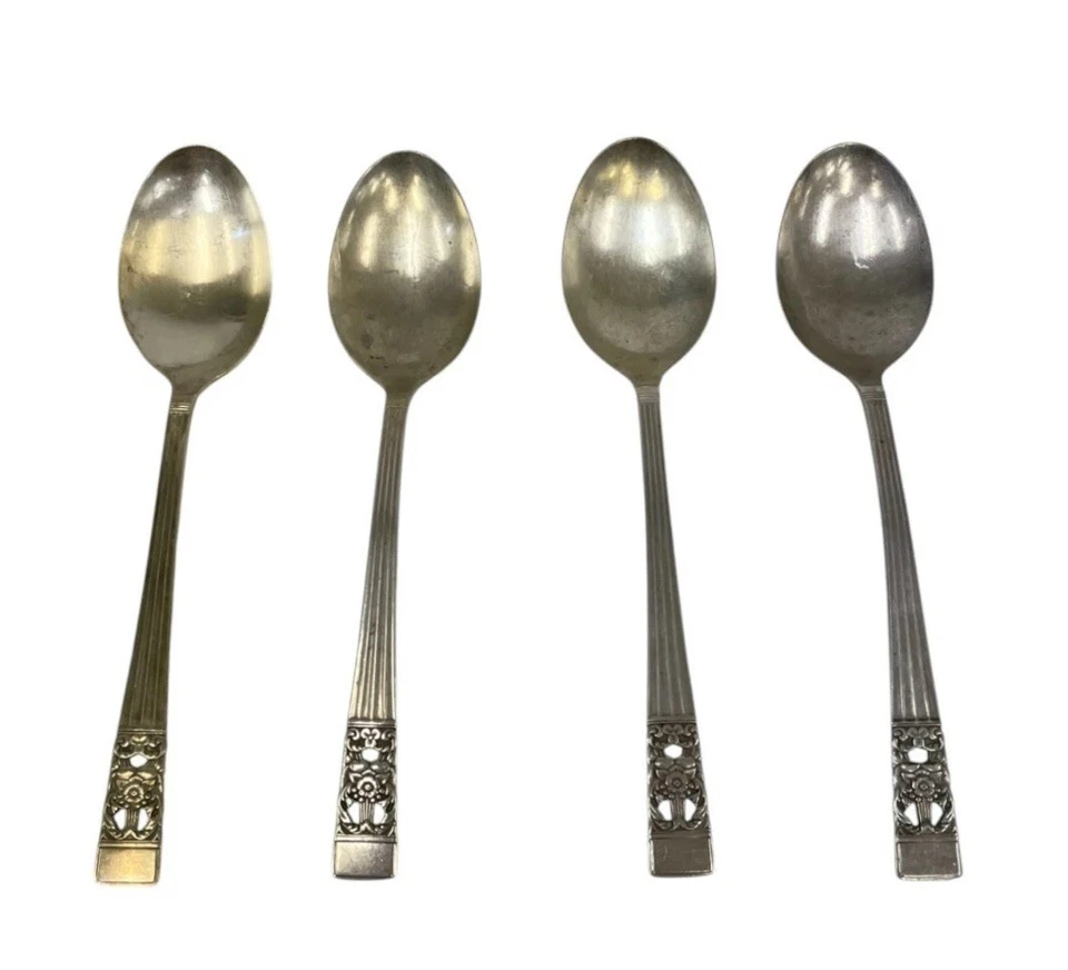 Lot Of 4 Vintage Community Coronation Silverplated Floral Design Dinner Spoons - Image 1 of 4