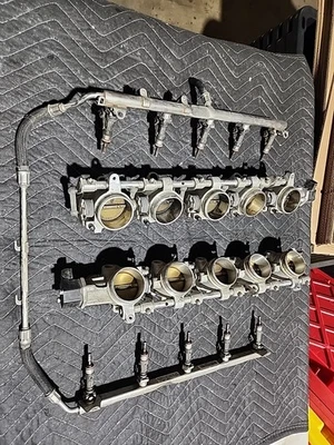 Индивидуальный корпус дроссельной заслонки в сборе форсунки топливной рейки ITB 06-10 BMW M5 M6 S85 - Изображение 1 из 4