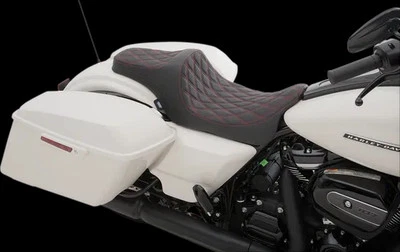 DS Red Diamond Predator III 2 座 Harley Davidson Road King 特别 17-23 — 第 1/4 张图片