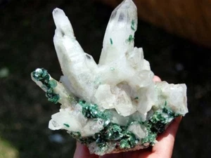 Genuine Museum Emerald Green Mica Fuchsite Flowers on Q - Picture 1 of 12