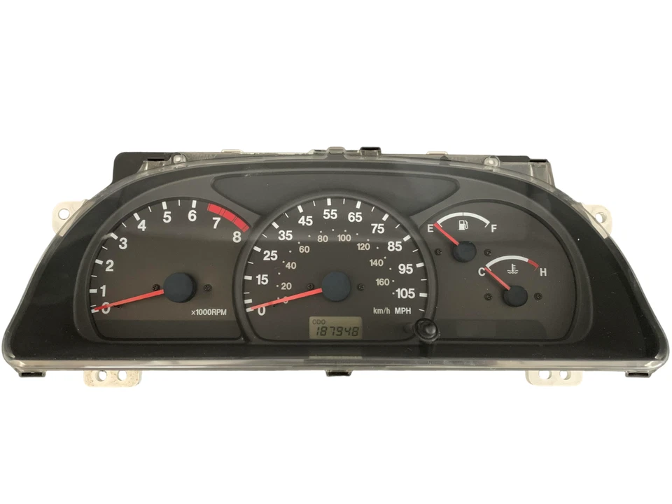 * Cuadro de instrumentos velocímetro 1999-2004 Suzuki Tracker 2,0 L 187.948 millas Foto 1 de 4