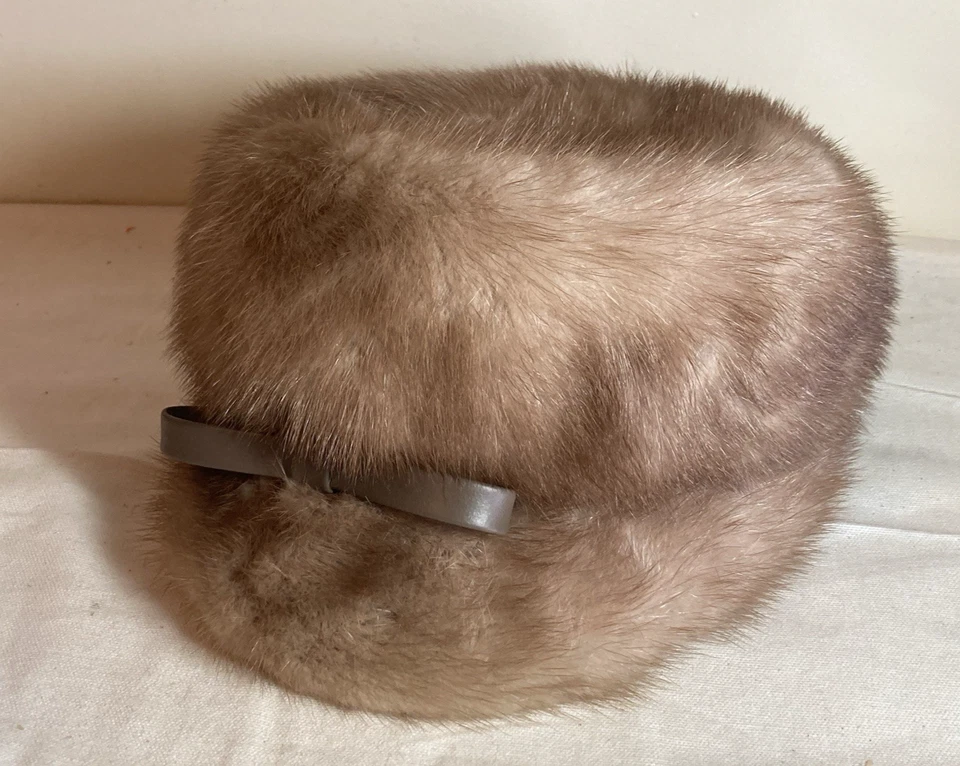 Sombrero de visón suave vintage para mujer en pico con banda de cuero marrón pequeño Foto 1 de 4