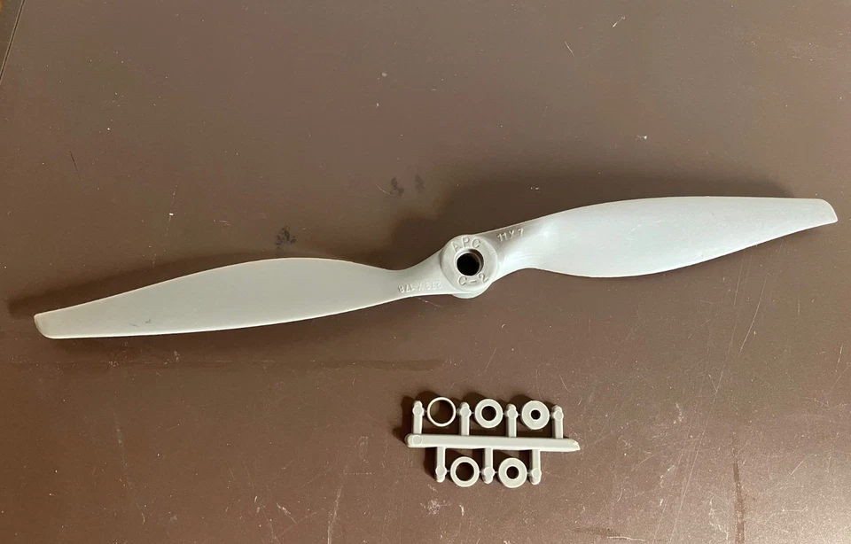 APC Elektro Propeller Serie C-2, 11 x 7,  279 x 178 - Bild 1 von 3