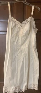 Vintage Komar Full Slip Size 38 Short Pale Pink 1960’s Or 70’s Lacy Hem & Bodice - Picture 1 of 9