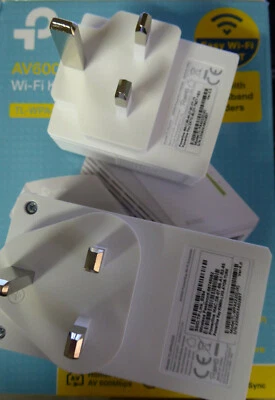 TP-LINK AV600 WLAN-Powerline-Extender, TL-WPA4220KIT BRITISCHER 3-POL.STECKER - Bild 1 von 4