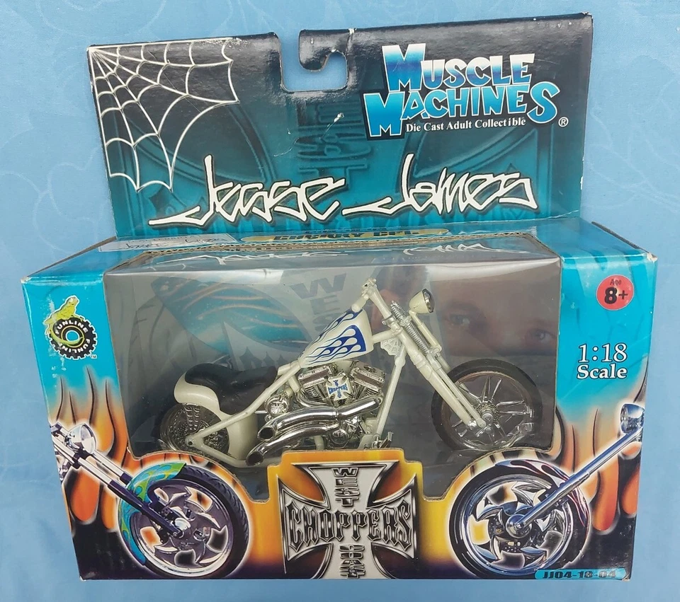 JESSIE JAMES CHERRY CFL DIE-CAST MOTORCYCLE 1:18 SCALE MUSCLE MACHINES NEW N BOX - Image 1 of 4