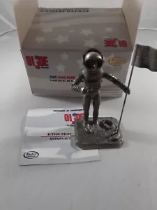 GI Joe Hasbro 2000 Pewter Classics piloto de acción astronauta en caja con certificado de autenticidad - Imagen 1 de 1