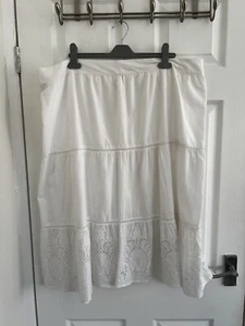 Womens TU Floral Skirt, White, Size 20 - Picture 1 of 6