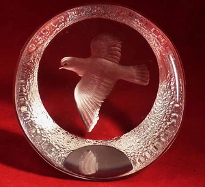 Mats Jonasson Art Glass Crystal Flying Dove Bird Paperweight 3-D Sculpture - Picture 1 of 5