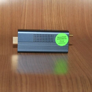 Reproductor de señalización digital Navori QL StiX 3700 sin fuente de alimentación probado restablecimiento de fábrica - Imagen 1 de 5