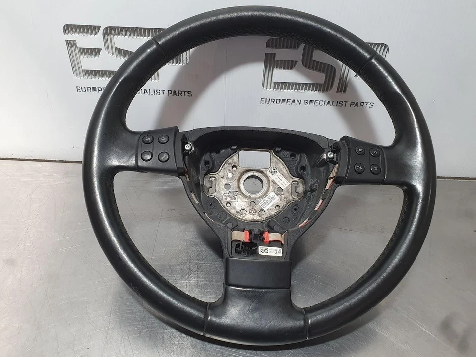 VOLKSWAGEN PASSAT STEERING WHEEL 3C/MK6 B6-B7, ROUND BUTTONS, STANDARD TYPE, 03/ - Image 1 of 4