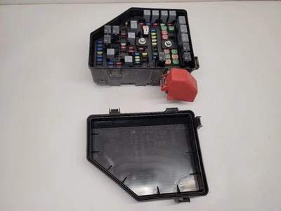 2015 2016 2017 CHEVROLET TRAVERSE Fuse Box Engine Without Tow Package  - Imagem 1 de 4