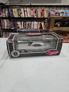 Ford Thunderbird 1963 Anson Classics Collectibles American Muscle 1:18 Diecast - Picture 1 of 14