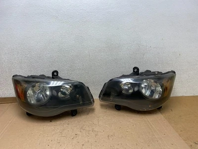 Faros laterales izquierdo+derecho Chrysler Town and Country 2008 a 2016 U8784 DW Foto 1 de 4