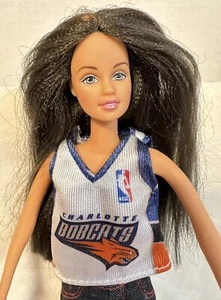 Mattel-Bendy Trendy Teresa Barbie Doll-Jeans & NBA Tank Top - Imagen 1 de 5
