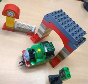 Lego DUPLO Eisenbahn 5543 THOMAS & Freunde Lok Lokomotive Dampflok NR. 6 Percy - Bild 1 von 4