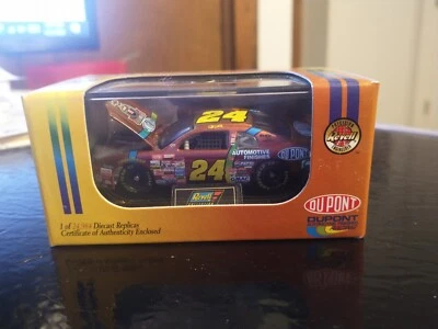 Revell 1/64 Nascar diecast #24 Dupont Chromalusion Jeff Gordon com estojo 1998 Novo na embalagem - Imagem 1 de 4