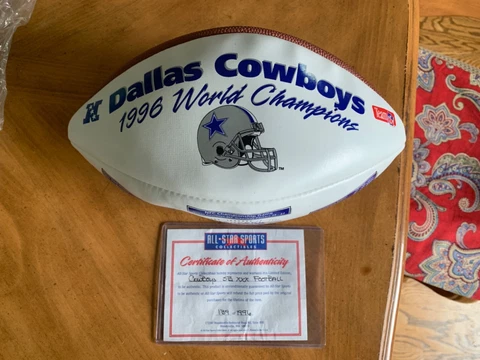 Dallas Cowboys Super Bowl XXX World Champions Limited Edition Football #139/1996 Cover