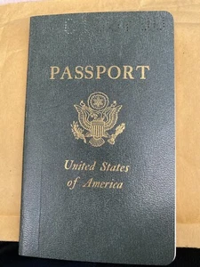 Vintage 1972 United States Of America Cancelled Passport Mary Flanagan C185790 - Picture 1 of 5
