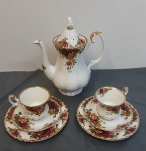 Royal Albert Old Country Roses Coffee Pot, 2 Cups, Saucers & Side Plates - Picture 1 of 12