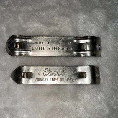 Two Openers: Coors America's Fine Light Beer, A Million A Day Say Lone Star De colección Foto 1 de 2