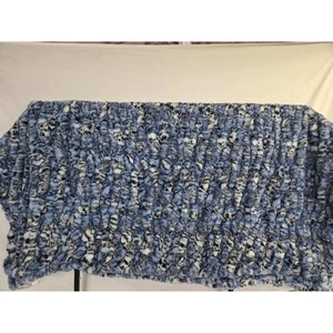 Handgefertigte Langflor Minky Decke blau weiß Plüschfell 87x60 Übergröße Überwurf - Bild 1 von 5