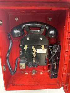 Telefon aus einer Notrufsäule Feuerwehr Stuttgart - Bild 1 von 3
