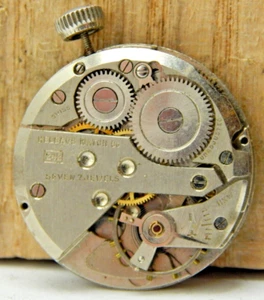 Vintage Helbros 242 7 jewel men's wrist watch movement with dial hand and crown - Picture 1 of 4