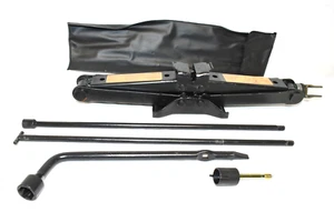 05 06 07 08 09 10 11 12 NISSAN PATHFINDER JACK & TOOL SET E2102 - Picture 1 of 3