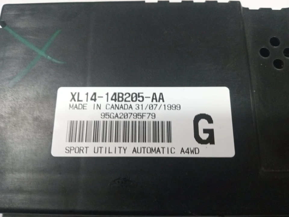 Módulo GEM multifunción Ford Expedition 1999-2001 p/n XL14-14B205-AA, A4WD. Foto 1 de 4