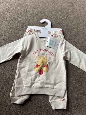 Tu Clothing Disney Winnie The Pooh Christmas Joggers And Sweatshirt 12-18 Months - Image 1 of 4