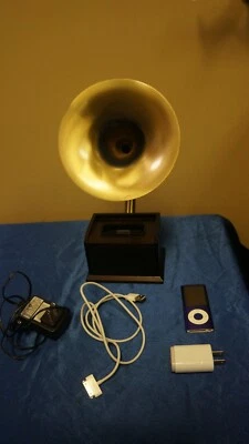 ALTAVOZ DE MÚSICA MP3 GRAMÓFONO IPOD CON CABLES FUNCIONA 13" DE ALTO Foto 1 de 4