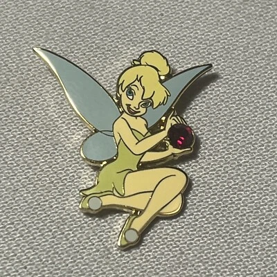 PIN DE ENERO GRANATE PIEDRA DE NACIMIENTO SENTADO CAMPANA TINKER DISNEY DLR 2002 regalo de cumpleaños Foto 1 de 4