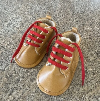 Fila Bebé Infante Zapatos Tostados, Camisetas Altas Talla 9-12 Meses Foto 1 de 4