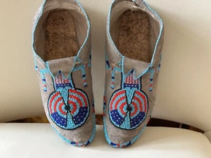 Antique American Plains Indian Beaded Moccasins 1890-1900 10" X 3.5" - Picture 1 of 8