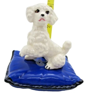 Vintage Salz und Pfefferstreuer eine weiße Pfütze auf einem blauen Kissen - Bild 1 von 6