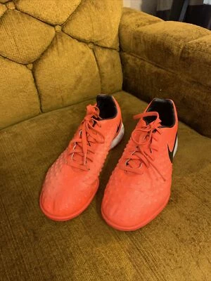 GUC BOYS / GIRLS SIZE 5Y NIKE MAGISTA X ORANGE & BLACK 8444122-808 SOCCER CLEATS - Image 1 of 4
