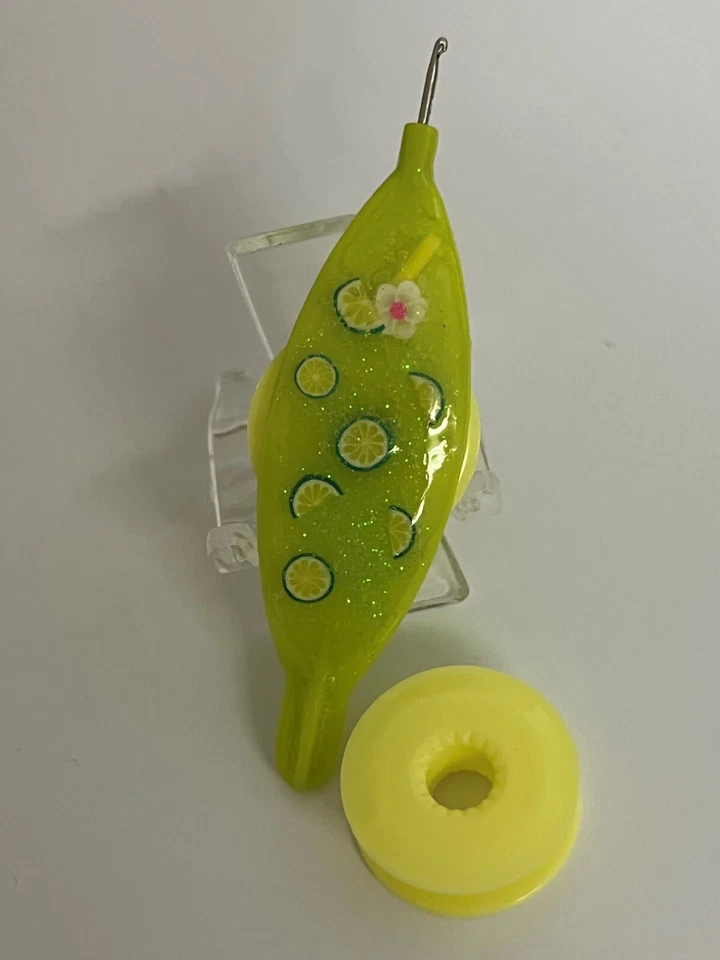 Tatting Shuttle – Hand Decoupaged - Arelit - Image 1 of 1