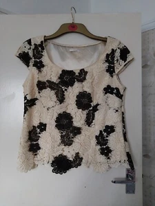 Ladies Jacques Vert Petite Ivory And Black Floral Lace Cap Sleeve Top Size 14 - Picture 1 of 5